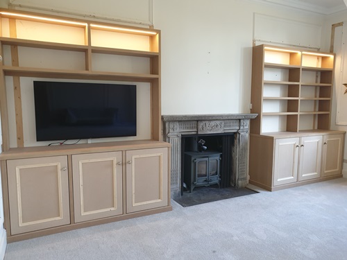 Carpenter for storage units in Ware